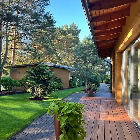 帕兰加假日别墅度假屋